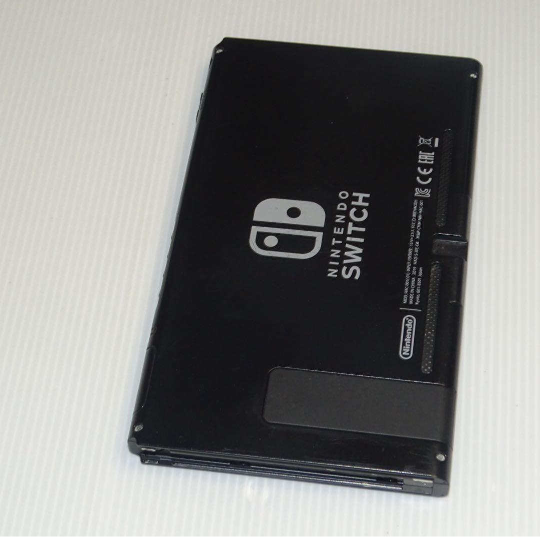 Switch新型　画面本体のみ　2019年製　任天堂　動作確認済　QA6776