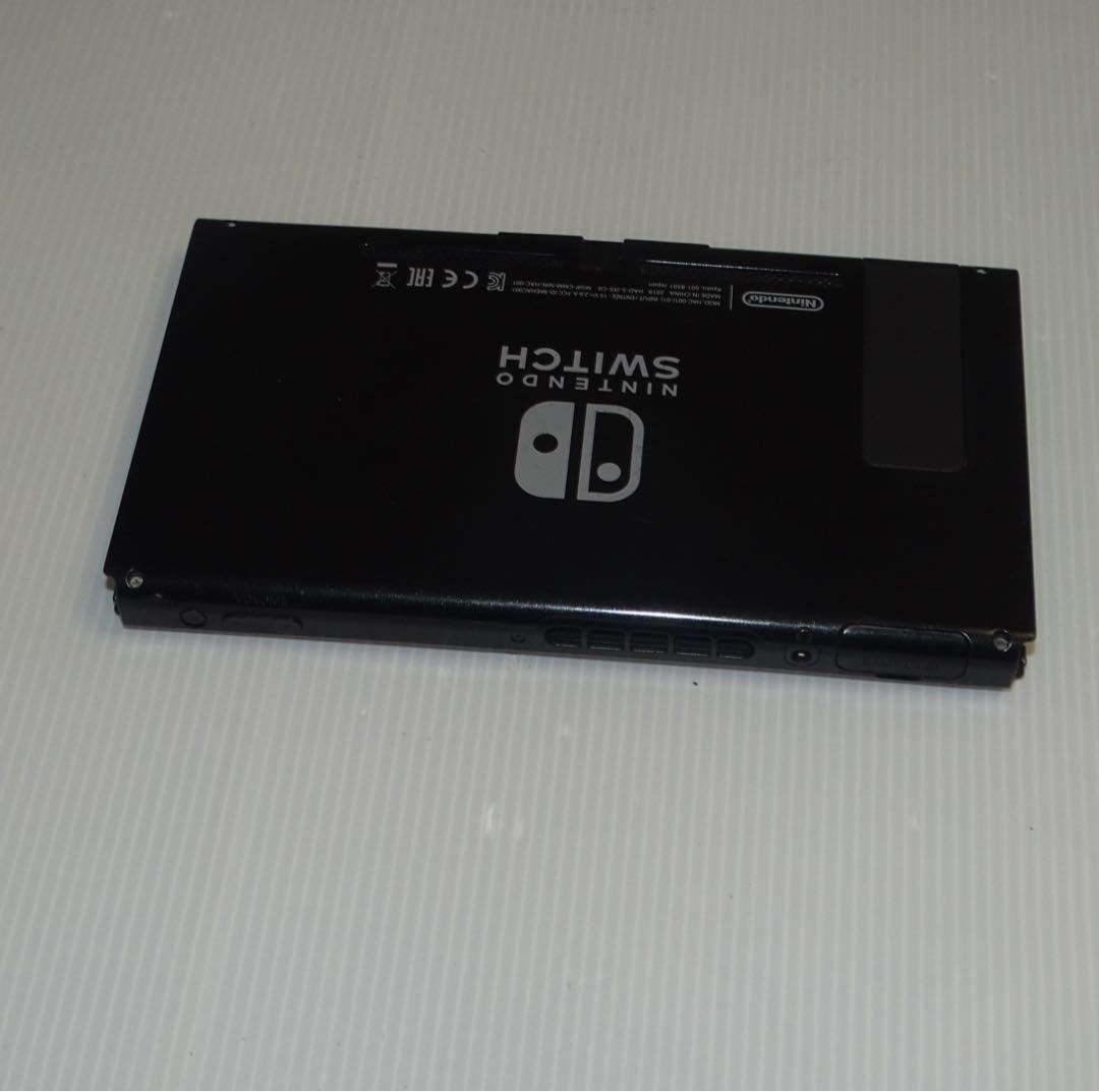 Switch新型　画面本体のみ　2019年製　任天堂　動作確認済　QA6776