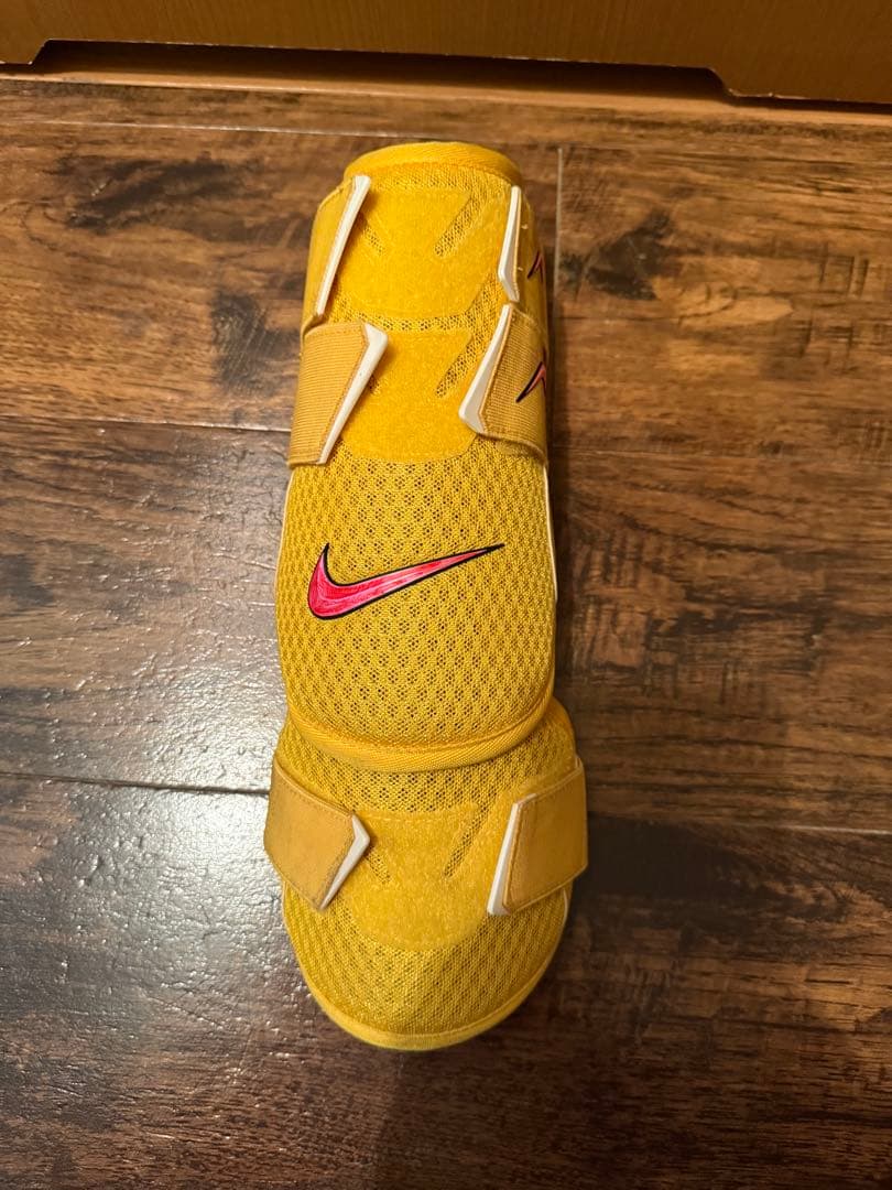 Nike イエロー エルボーガード　MLB支給品
