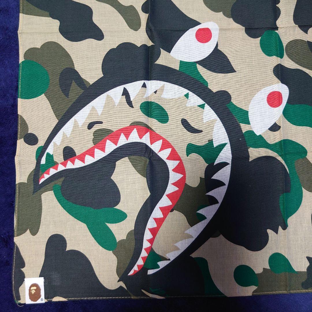 未使用品☆A BATHING APE bapeカモ シャークバンダナ ハンカチ